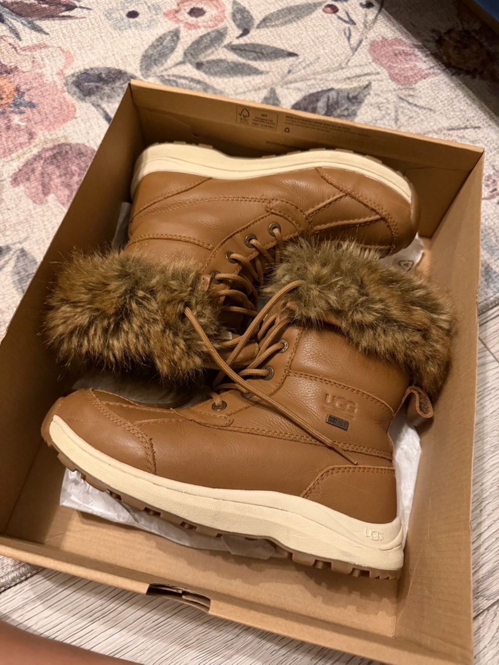 UGG Adirondack III Tipped Waterproof Winter Boots Fur Size 7